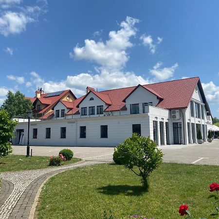 Hotel Zajazd Polonez Тучапи Екстер'єр фото